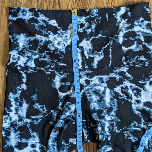 OLD NAVY Extra High-Waisted PowerSoft Hidden Pocket Bike Shorts M - Picture 6 of 7